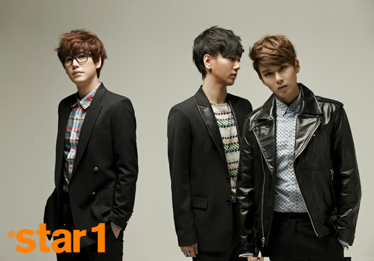 official-star1-magazine-march-issue-with-super-junior-kry-2